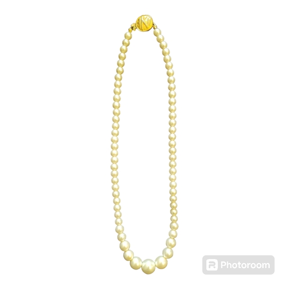 Vintage 90's Anne Klein ll Graduating Faux Pearl Necklace - Picture 1 of 8